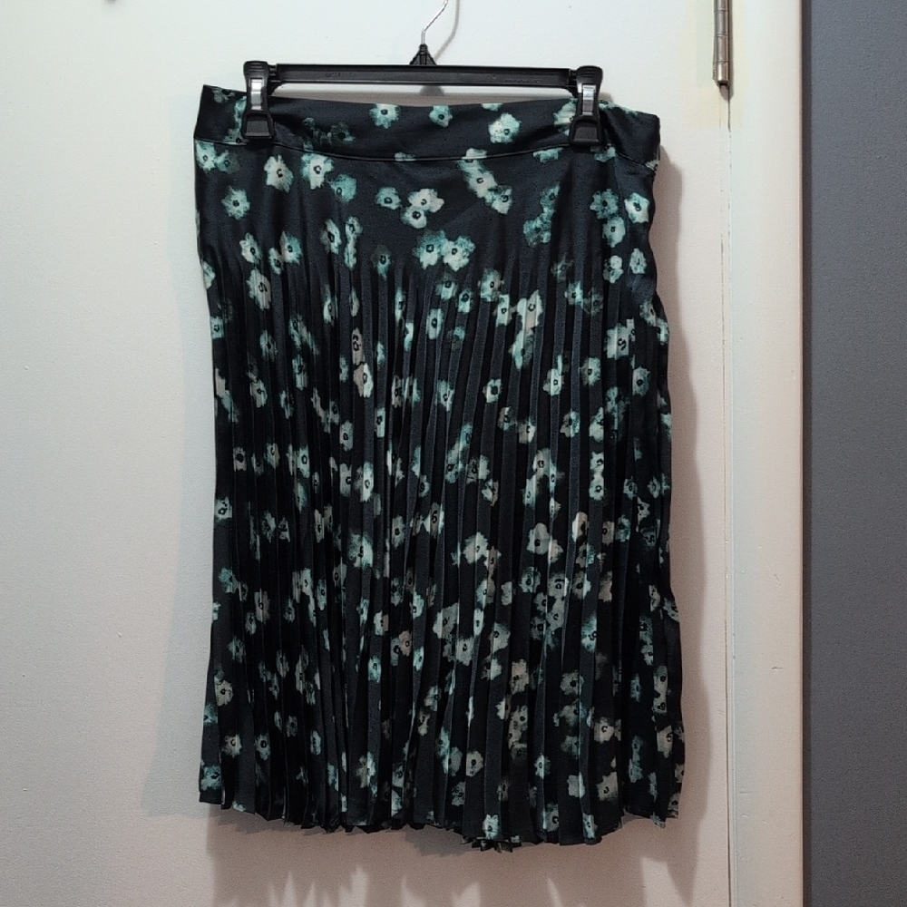 Teal Floral Pleated Skirt